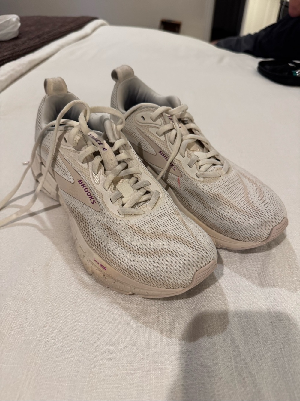 Brooks Women's Running Shoes in Cream with Pink Trim